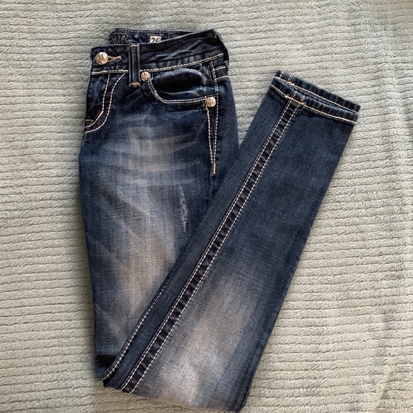 Miss Me Embroidered & Embellished Rhinestones Pockets Blue Denim Skinny-26 - Picture 14 of 14